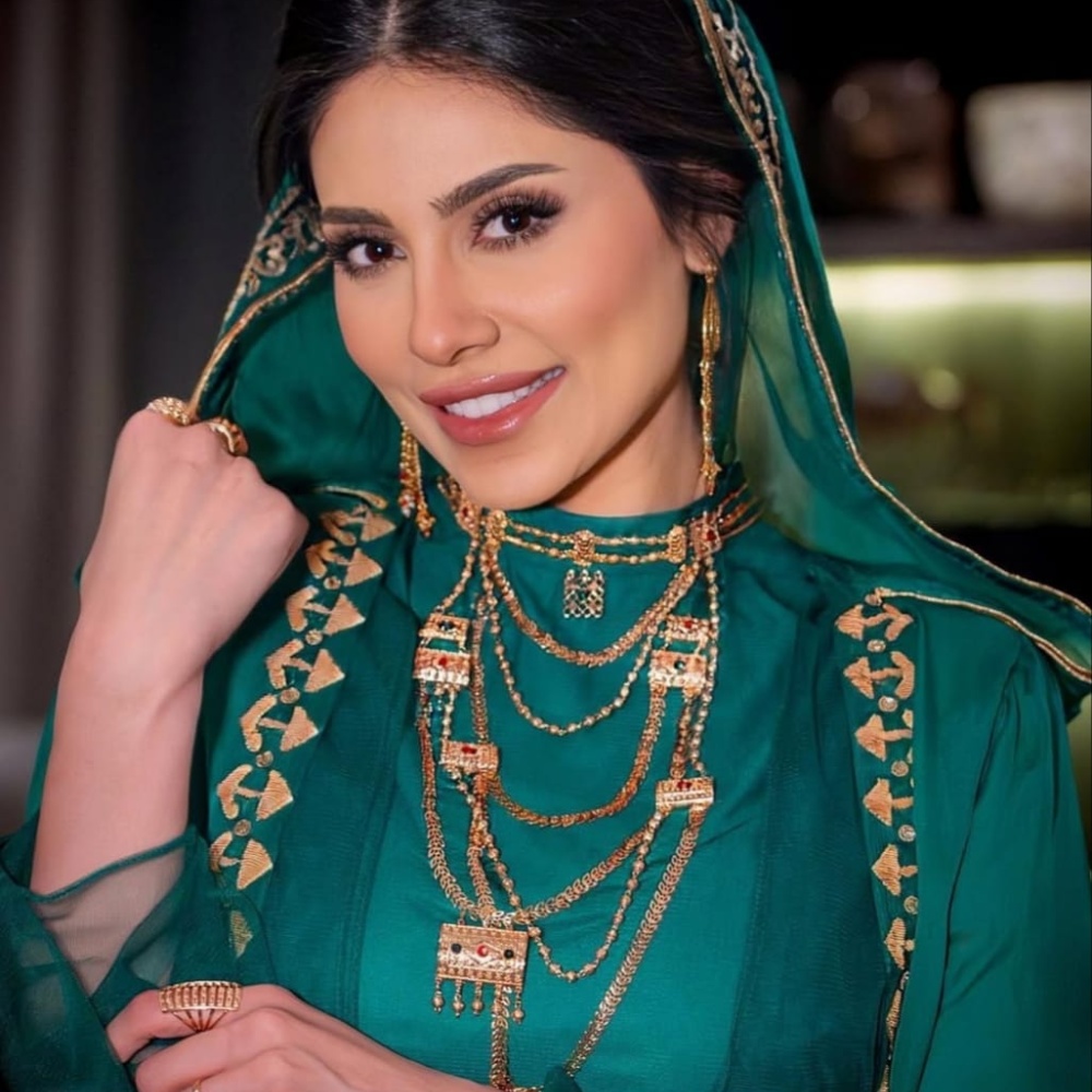 اكتشفي مع هي مكونات من الطبيعة السعودية لتعزيز جمالكِ استعدادًا لليوم الوطني