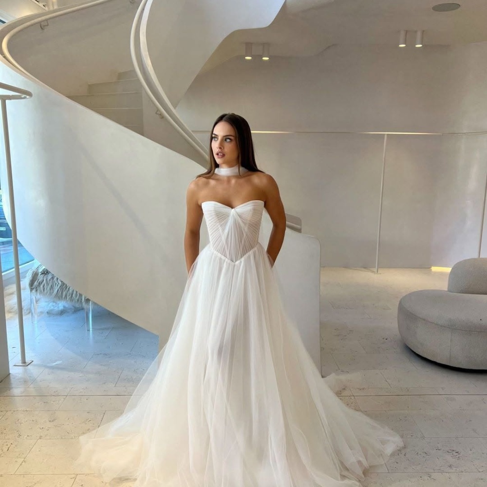 فستان زفاف بخصر الاسك مشغول بالتول من theivoryroombridal