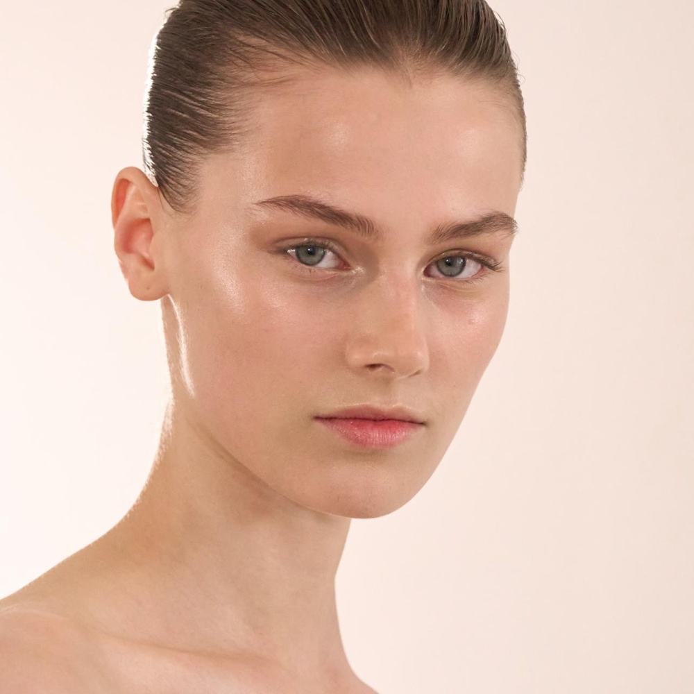 السر وراء نضارة البشرة الدهنية يبدأ مع قناع خل التفاح