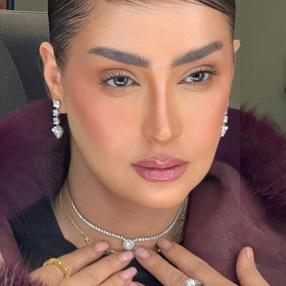 خبيرة المكياج نهال العليمي