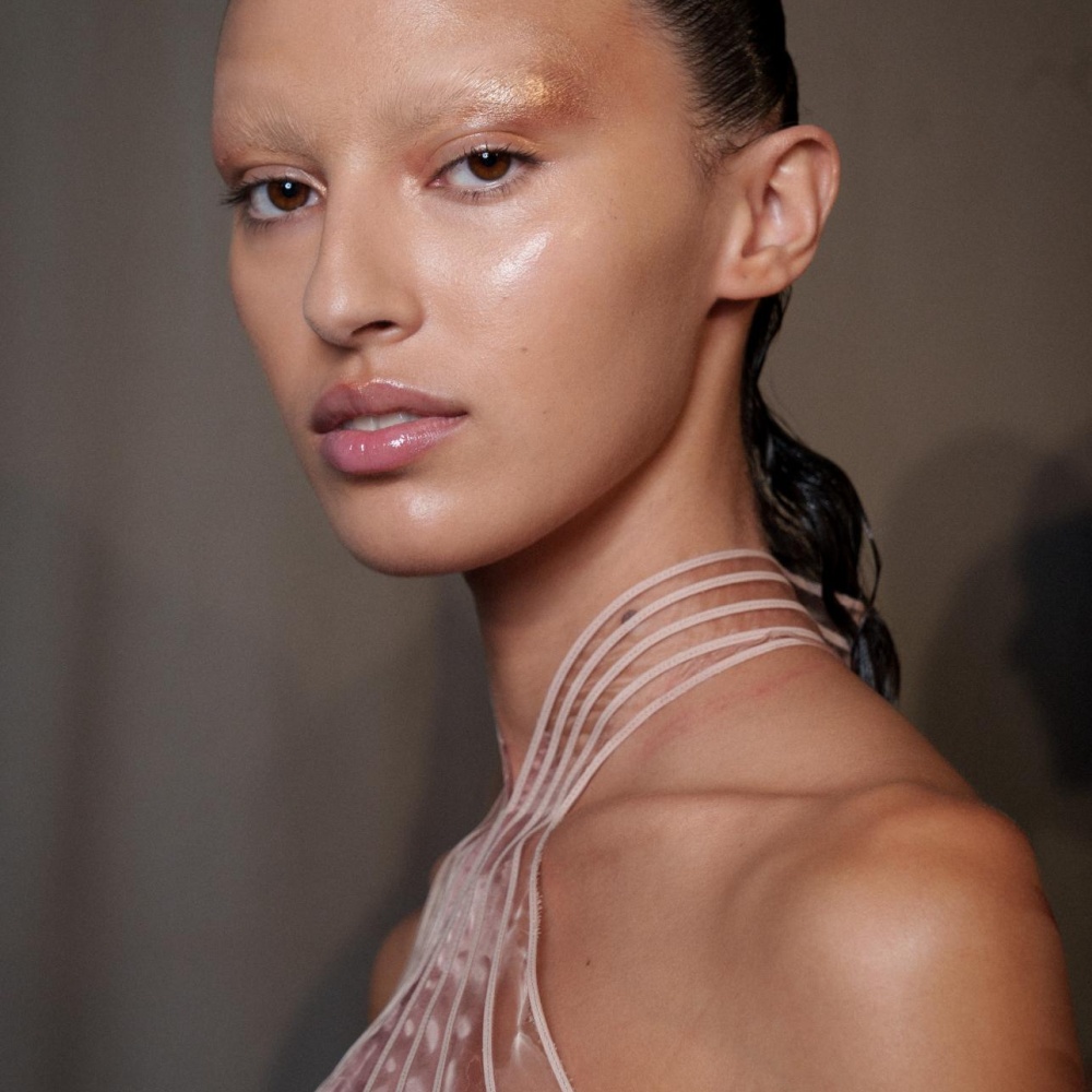 هل ربط الشعر يمنعه من النمو؟ الحقيقة وراء المعتقد الشائع