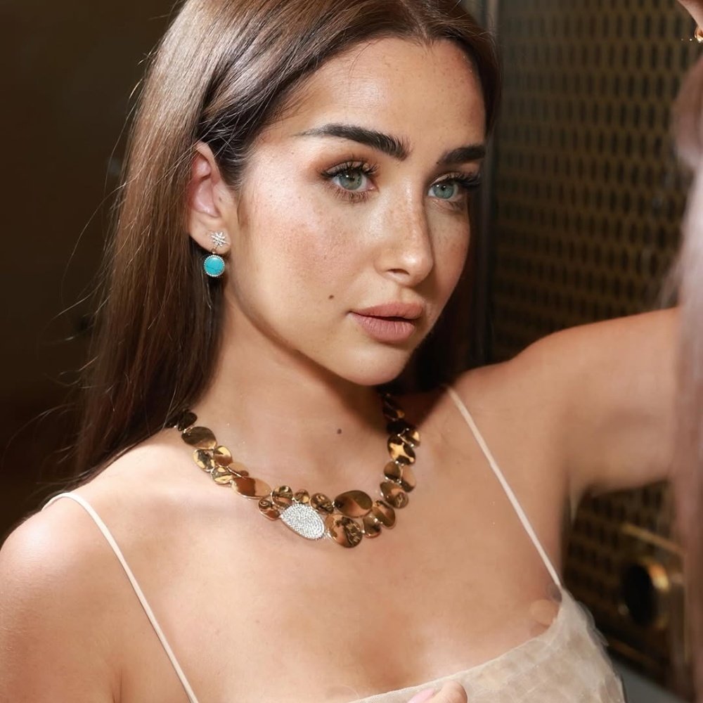 هنا الزاهد
