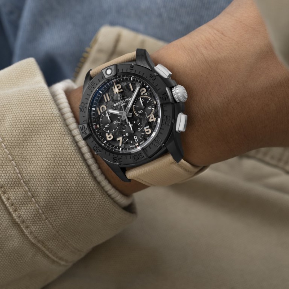 بريتلينغ Breitling الشريك الرسمي للوقت في معرض دبي للطيران 2025.