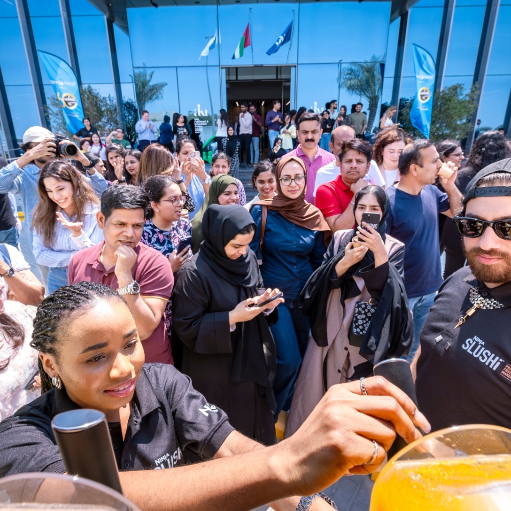 "شارك نينجا" تطلق جهاز Ninja SLUSHi الجديد لصنع المشروبات المجمدة