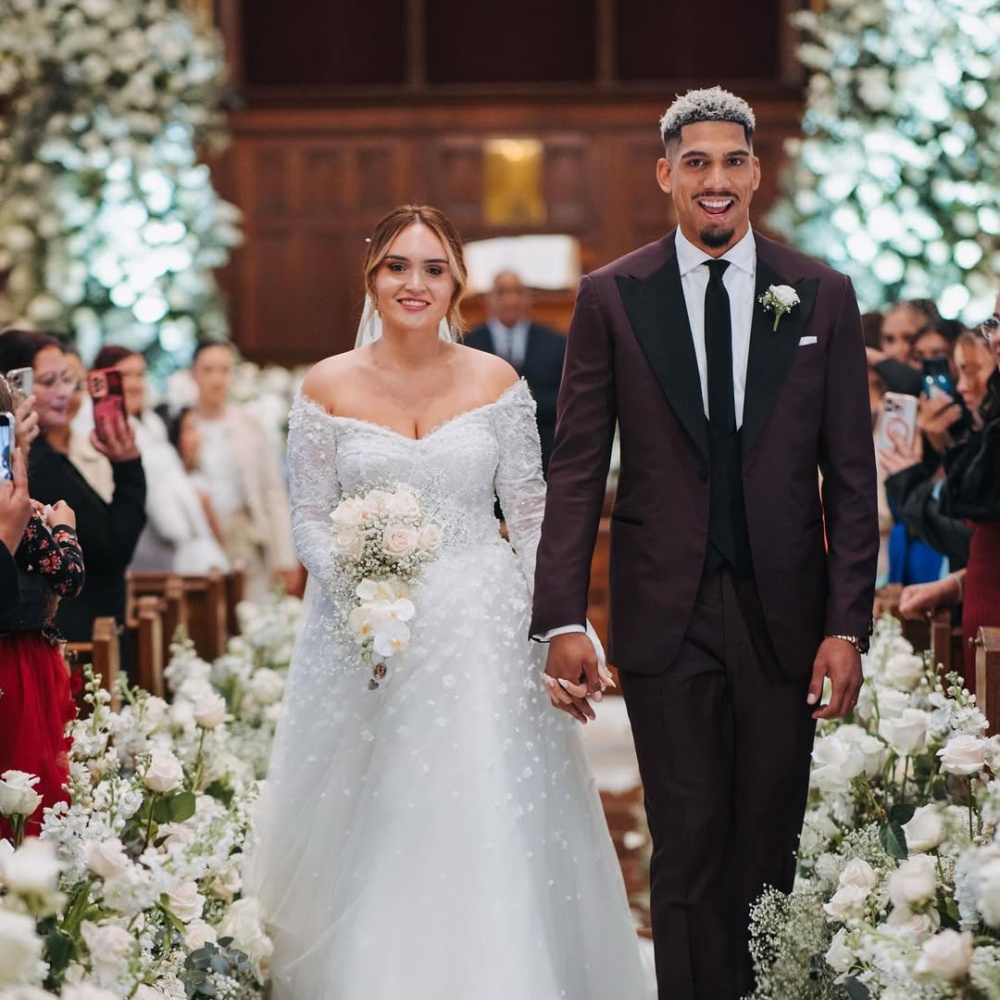 النجم الأوروغواياني رونالد أراوخو تزوج من شريكته اوليفيرا