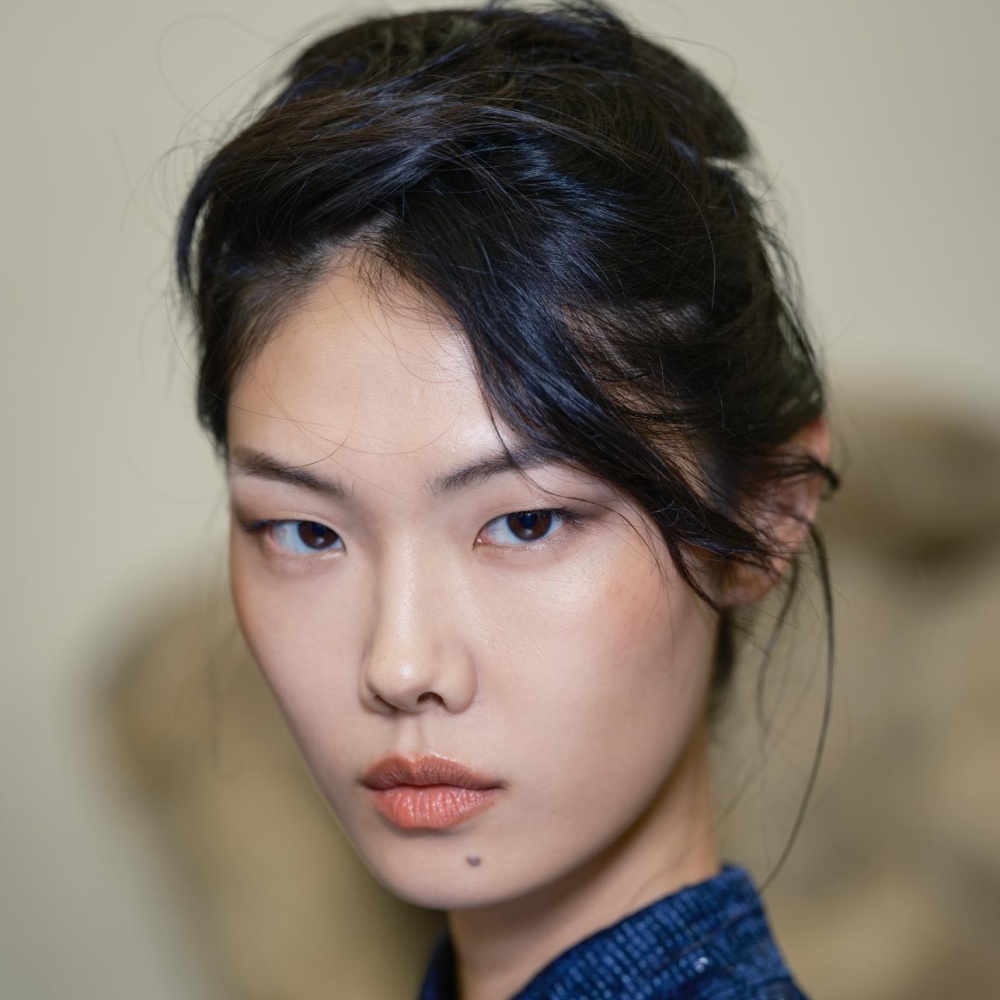 البشرة الزجاجية الكورية.. انطلاقة نحو الإشراق بخطوات بسيطة ونتائج مذهلة