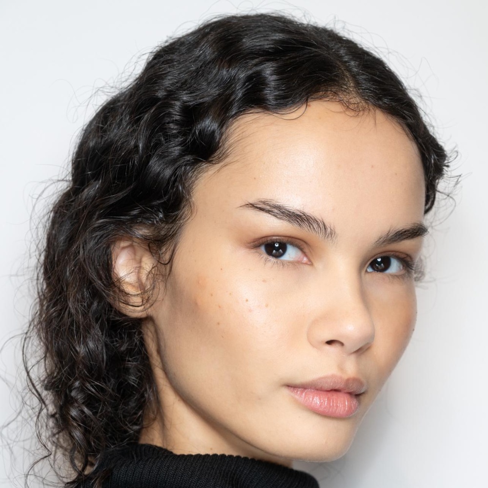 دليل كامل لتنظيف البشرة بالبخار في المنزل