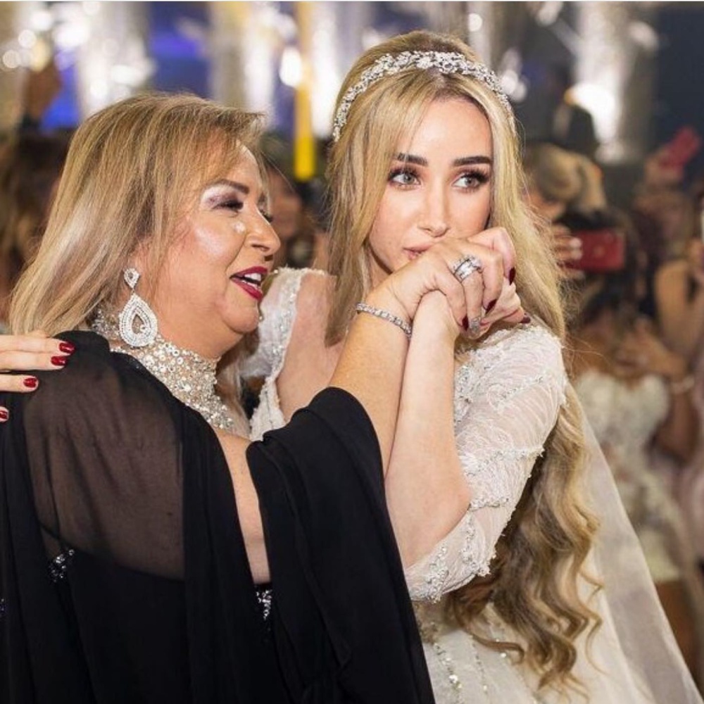 هنا الزاهد ووالدتها