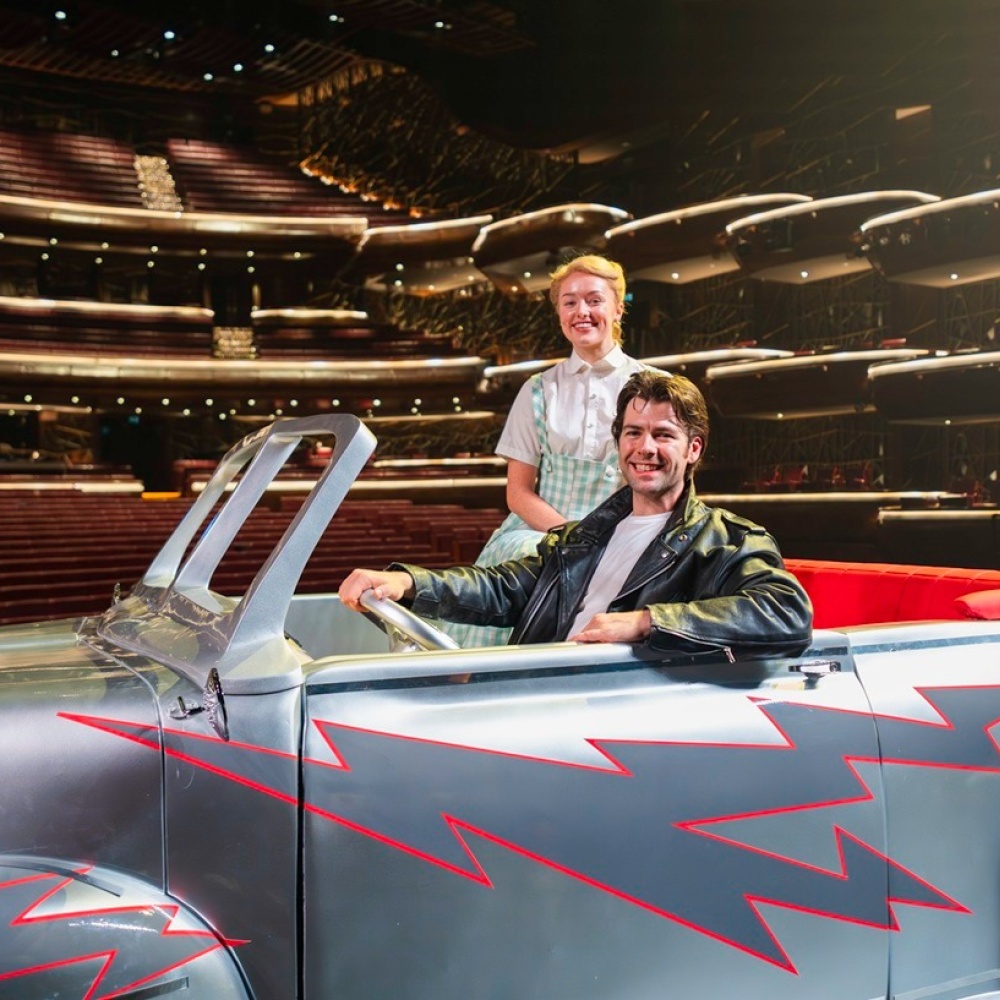 Grease The Musical تبهر جماهير أوبرا دبي في أول ظهور لها على الإطلاق في المنطقة