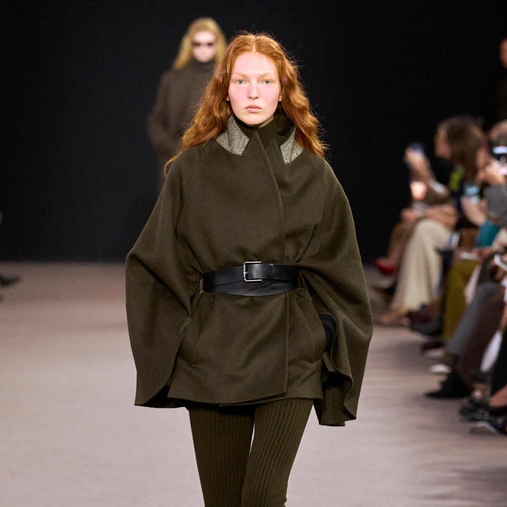 تنسيق الحزام العريض بأسلوب Max MAra