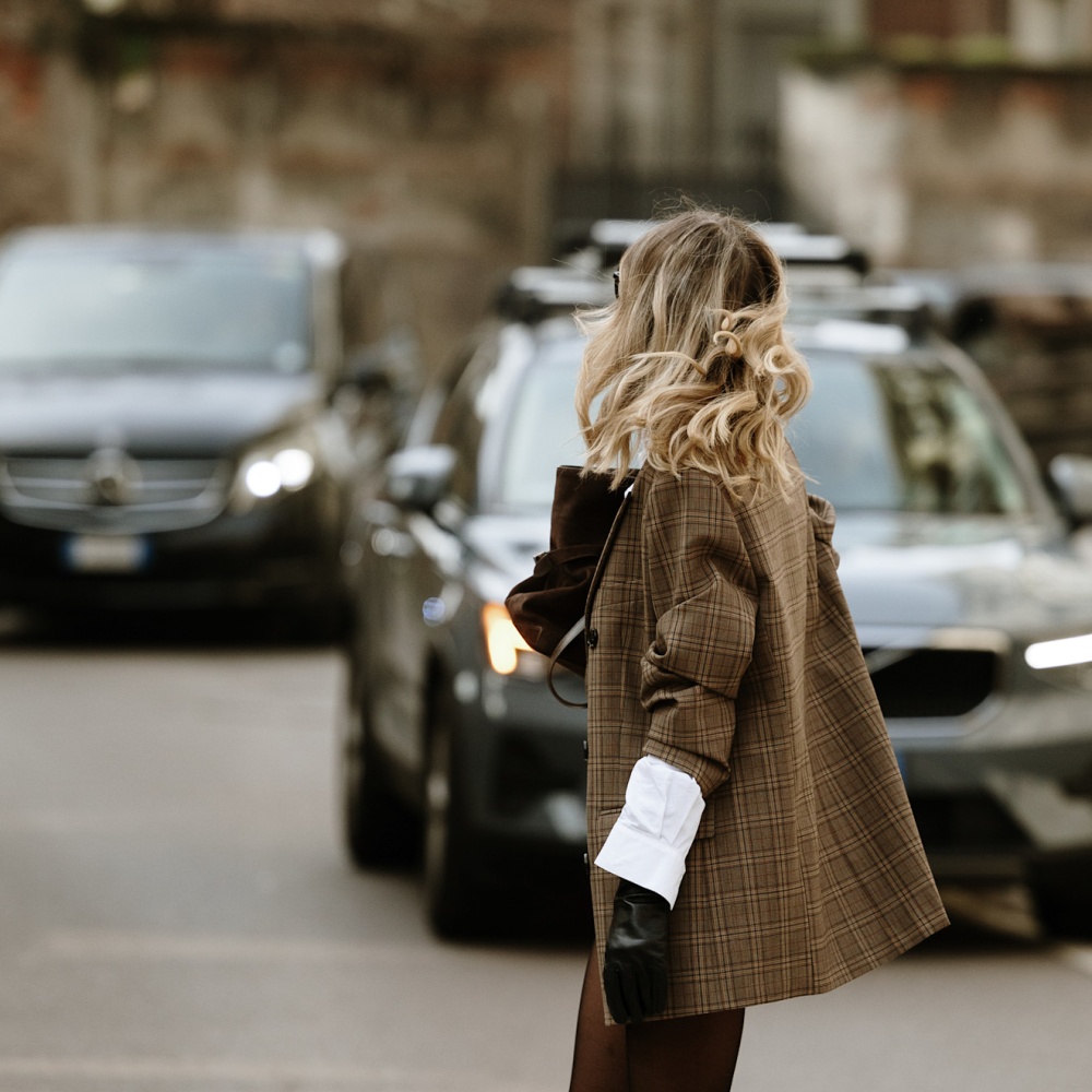 تنسيق البلايزر في الشتاء بأسلوب Street style