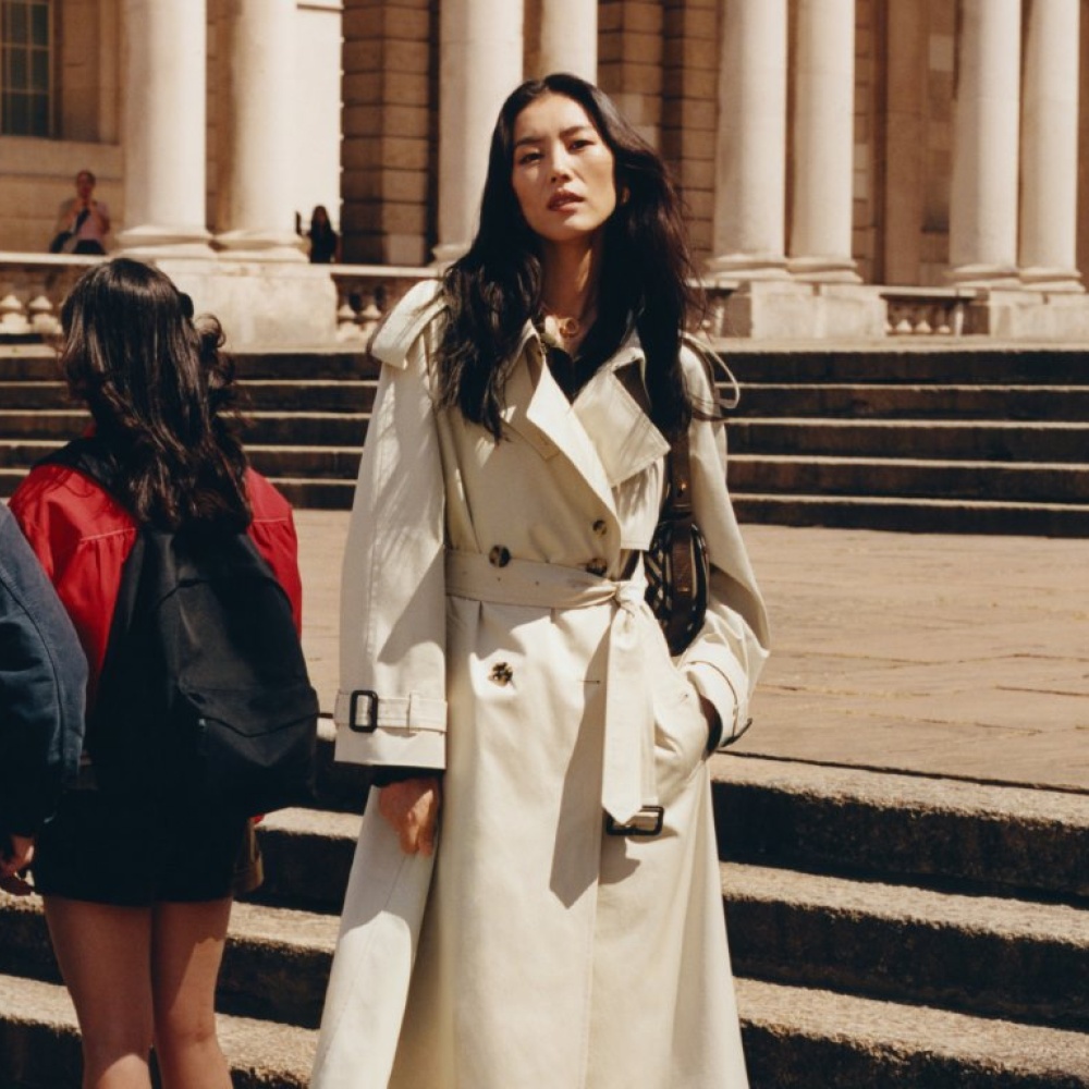 BURBERRY تكشف عن حملة جديدة تكريماً لرموز العلامة الأيقونية وإرثها العريق