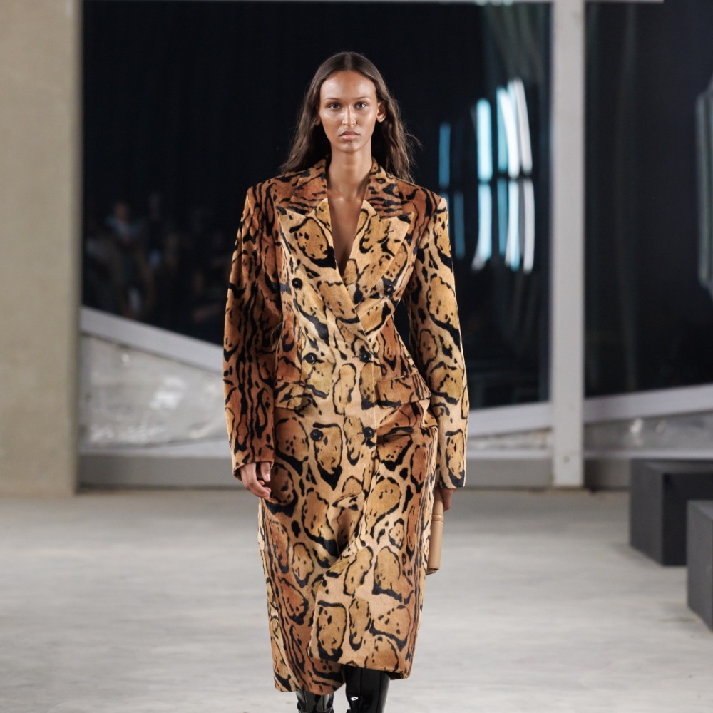 الترف الواعي: Stella McCartney تختتم أسبوع الأزياء في الرياض 2025