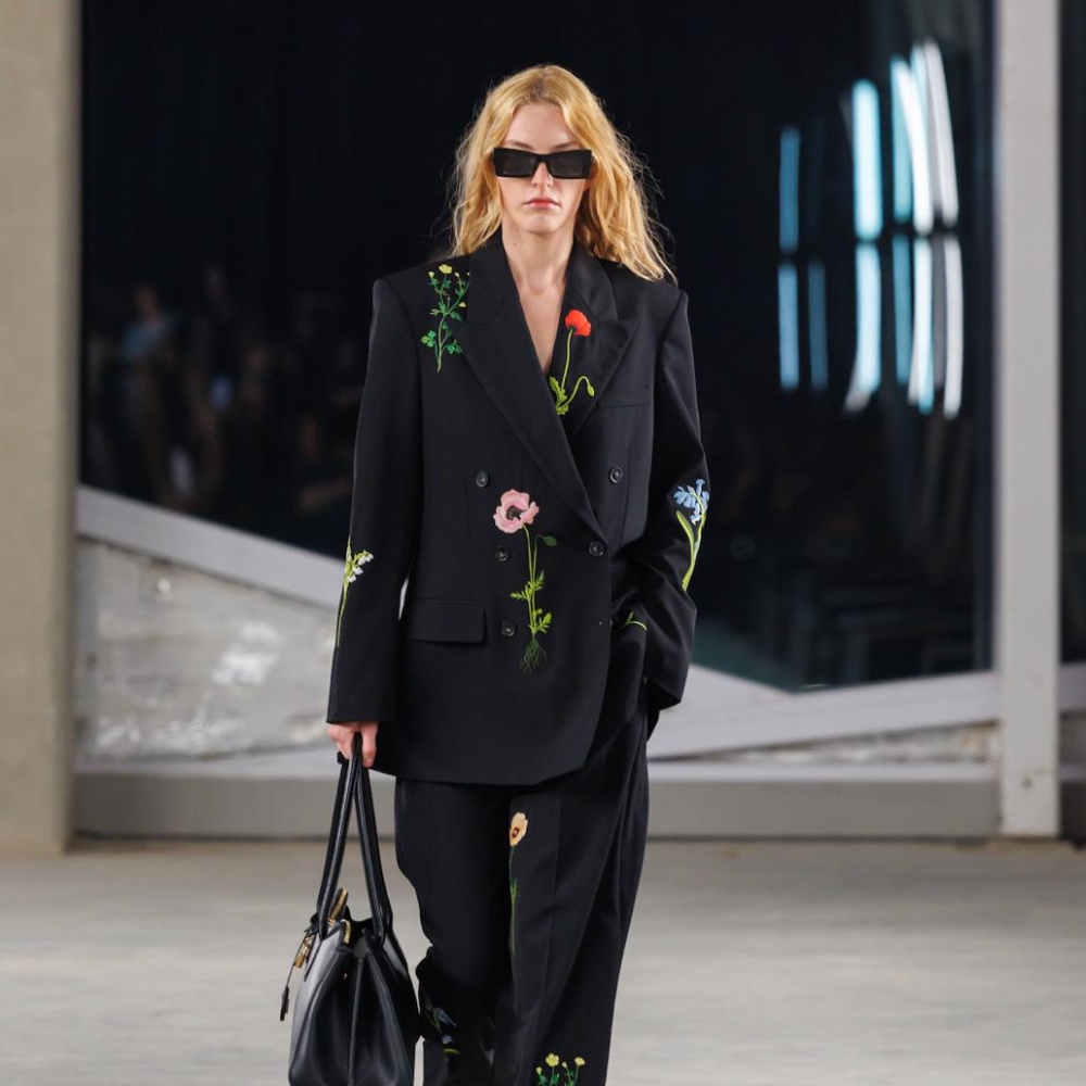 ستيلا مكارتني Stella McCartney تختتم أسبوع الأزياء في الرياض 2025