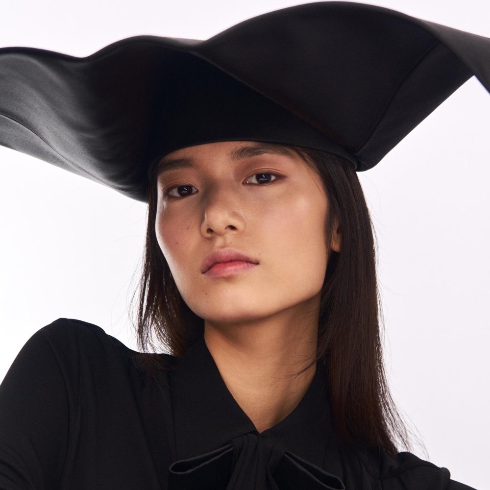 كواليس عرض ديور Dior لربيع وصيف 2026 في باريس