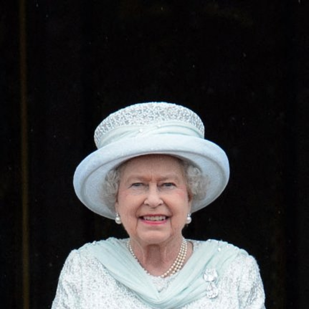 أغلى بروش للملكة إليزابيث مصنوع من أكبر ماسة في العالم