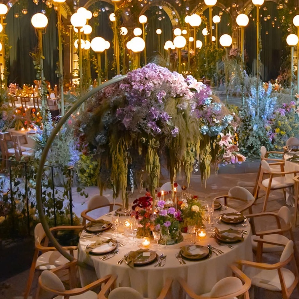 الأقواس في حفل الزفاف_ الصورة من صفحة Rodrigo Mora RM