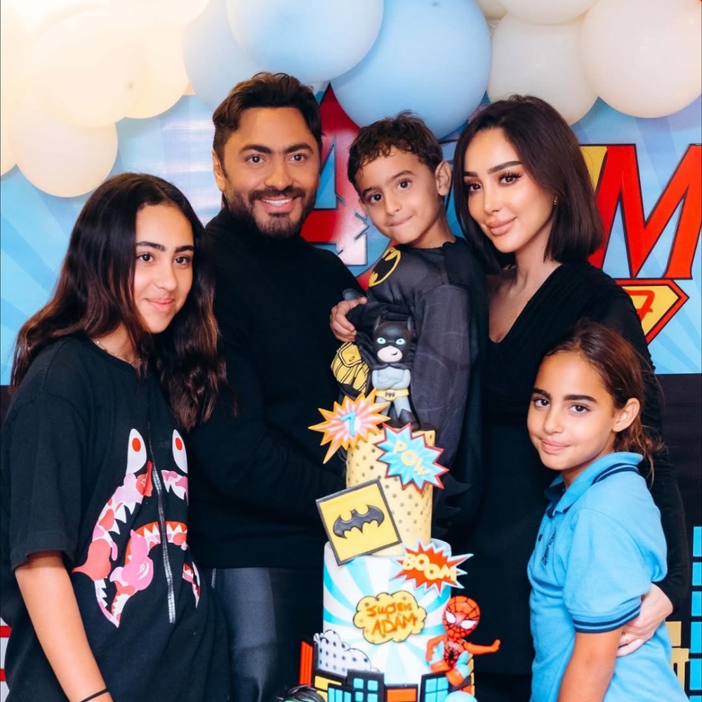 تامر حسني يتواجد مع ابنائه وبسمة بوسيل