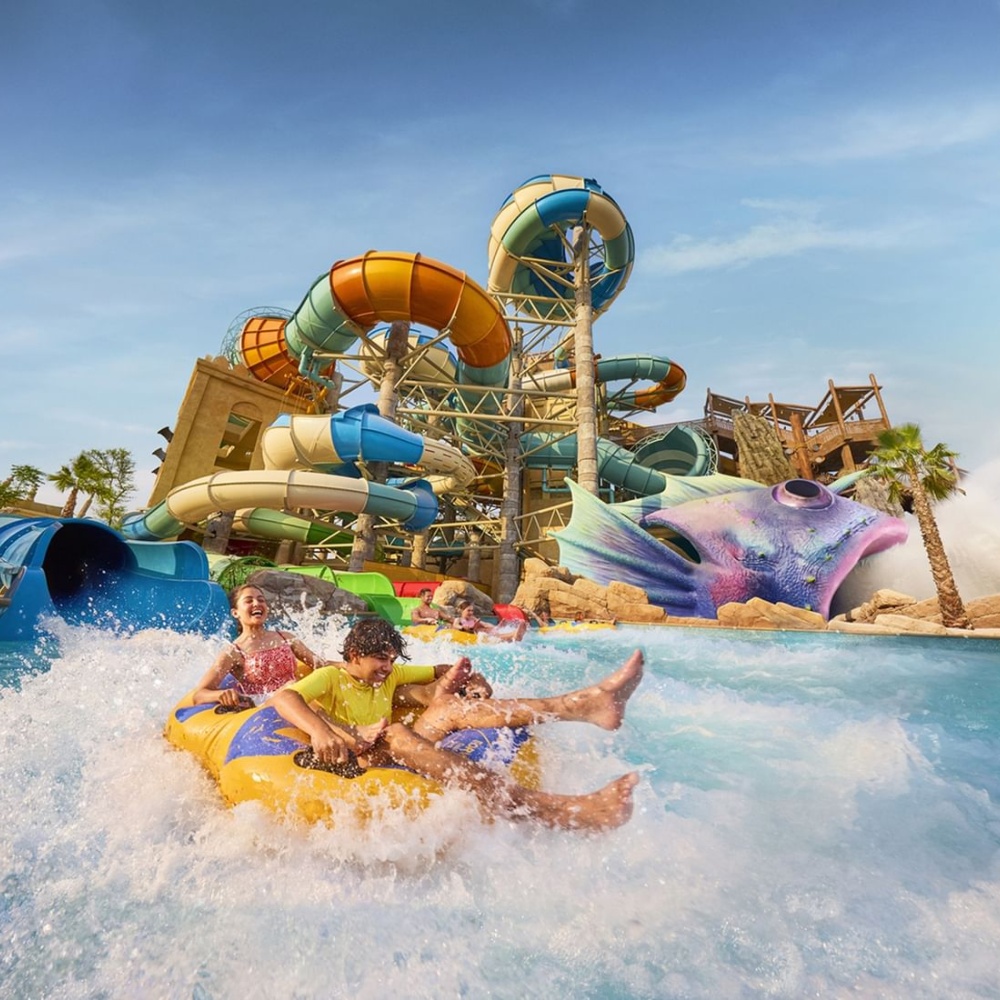 دليلك لرحلة ترفيهية لا تُنسى في أحضان جزيرة ياس.. 8 تجارب استثنائية لعشاق المغامرة