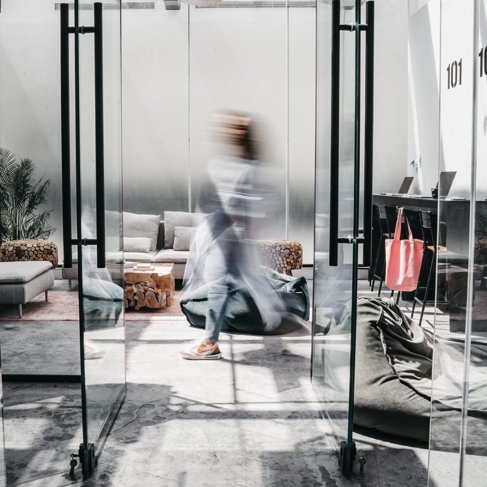 جمعية الأزياء تطلق PFA Fashion Talks بالتعاون مع مساحة ليفت في JAX