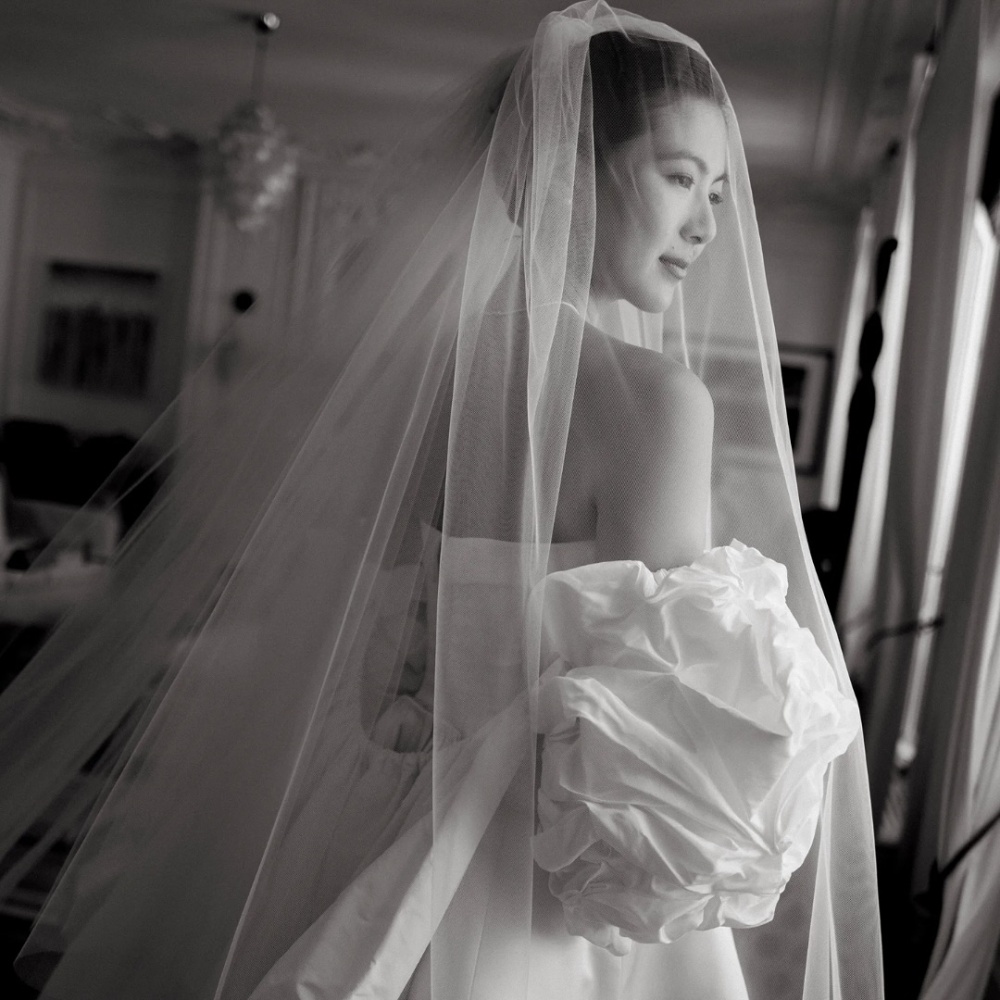 داهي جونغ بإطلالة عرائسية حالمة