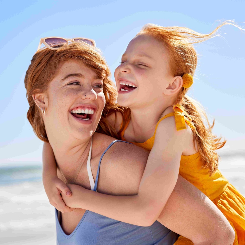 رفاهية الاستمتاع بممارسة الأم والطفل للأنشطة معا تحقق لهما الترفيه والسعادة