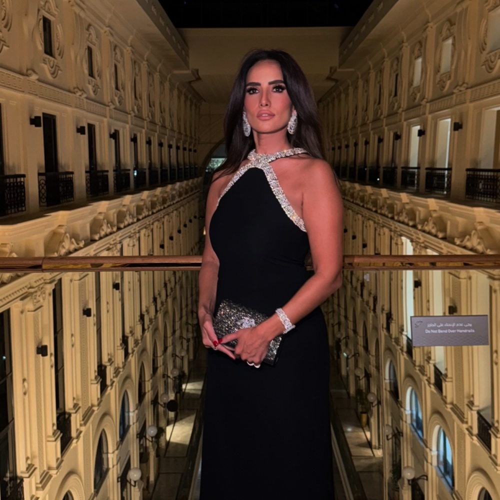 زينة بطلة ورد وشوكولاتة بأجمل تصاميم المجوهرات