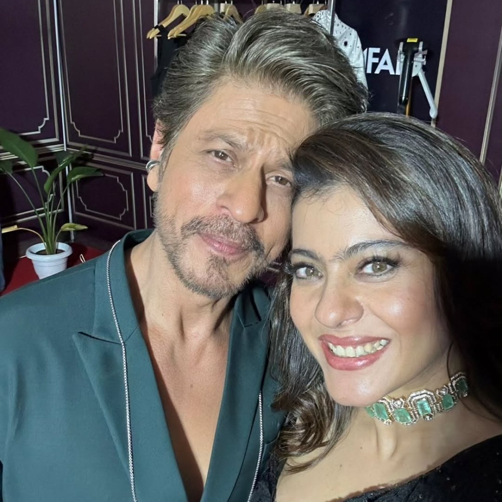 كاجو وشاروخان