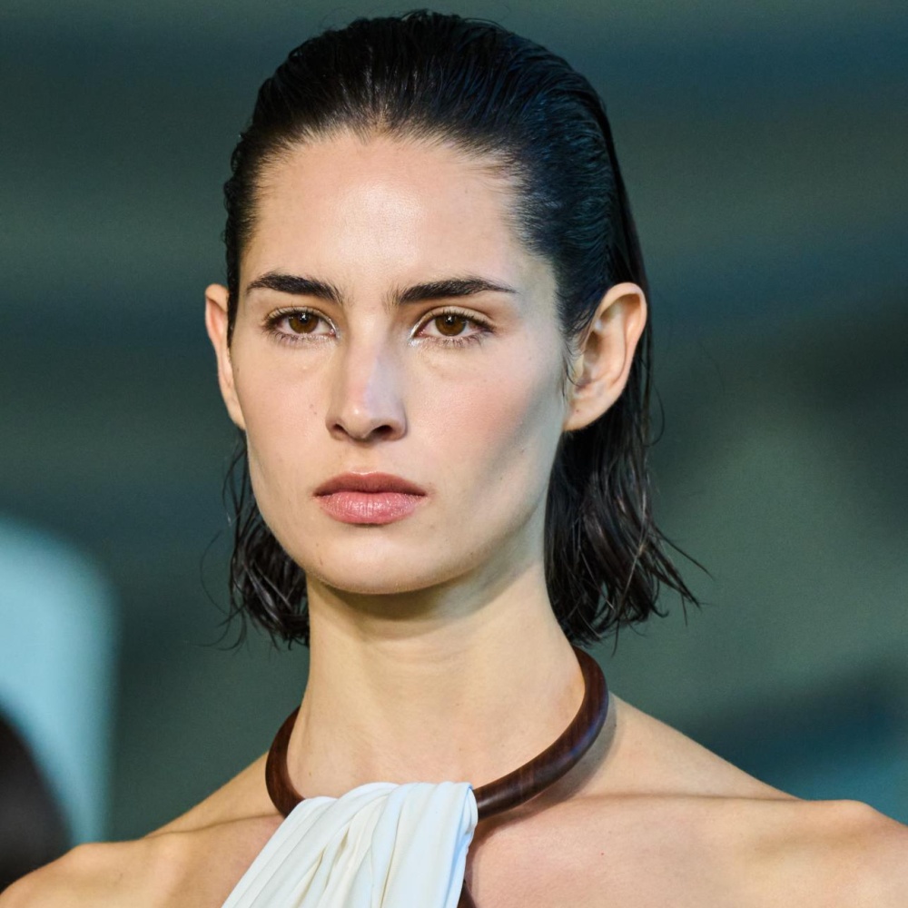 رحلة استكشافية مع هي للتعرف على مميزات وأضرار تحليل البشرة بالذكاء الاصطناعي