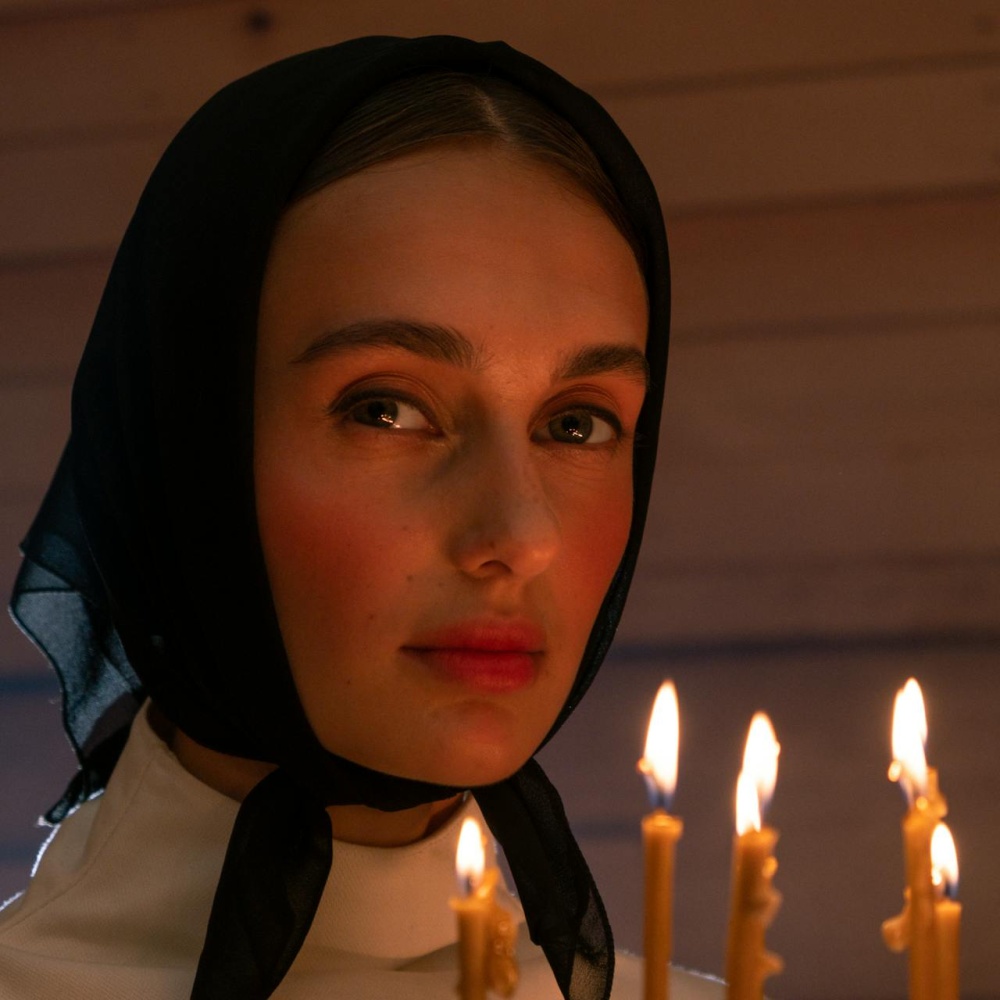 طقوس مسائية تُجسد العلاقة بين التأمل والامتنان لاكتشاف ذاتكِ وتطوير شخصيتكِ