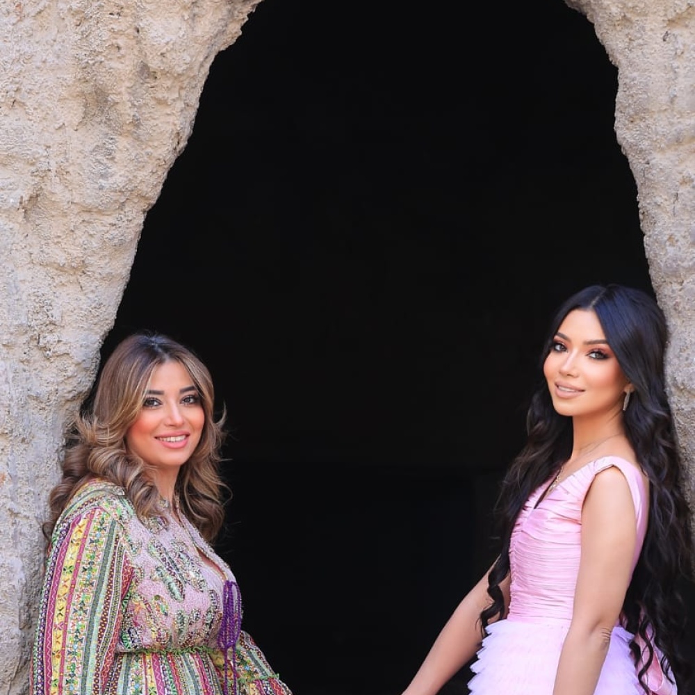 غادة رجب وشقيقتها نيفين رجب1