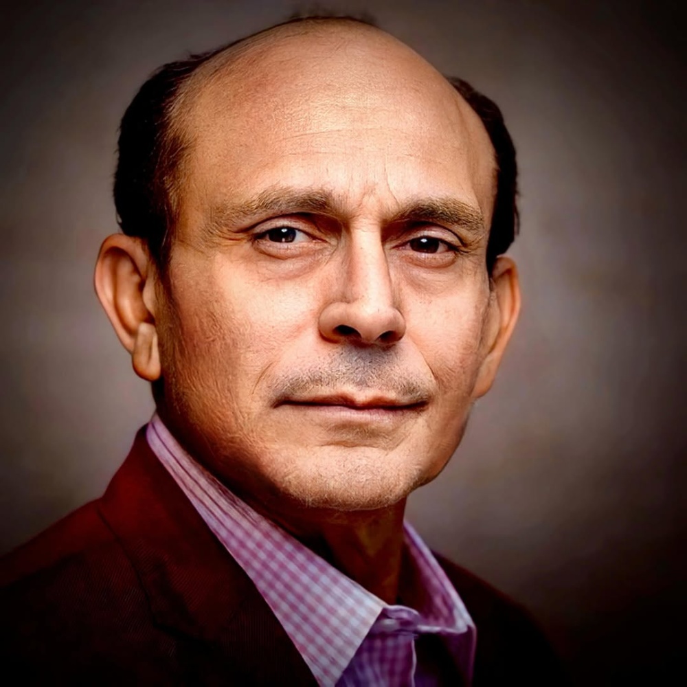 "قد اقترب اللقاء".. محمد صبحي يوجع قلوب جمهوره برسالة مبكية إلى زوجته الراحلة