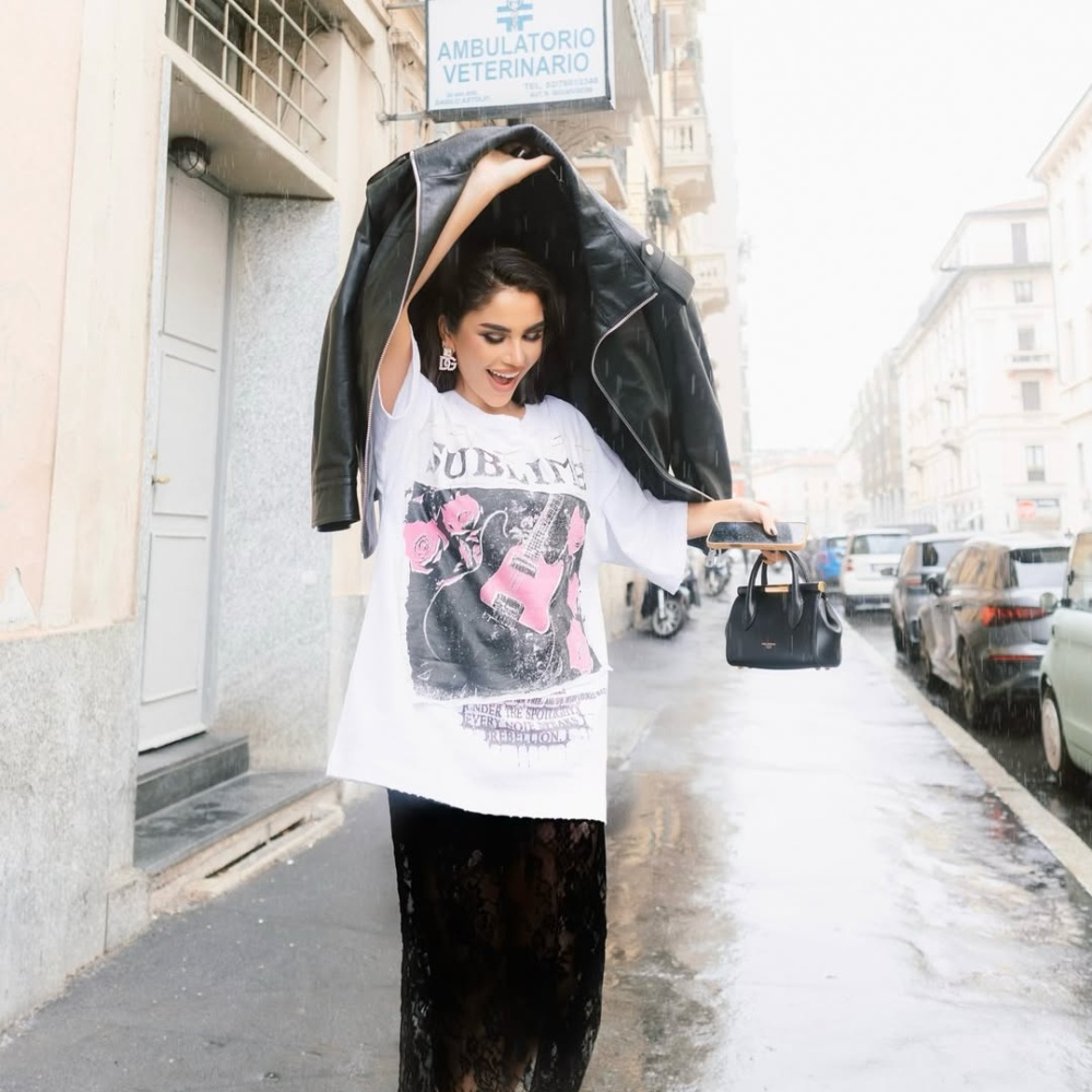 نجود الرميحي بصيحة تنورة السوداء من الدانتيل