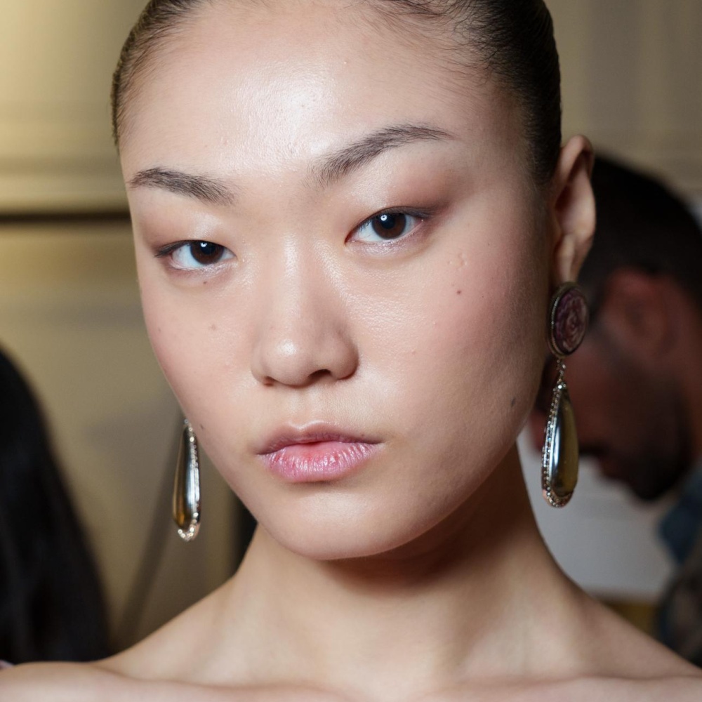  الوصفة الكورية لبشرة ناعمة ولامعة كالزجاج