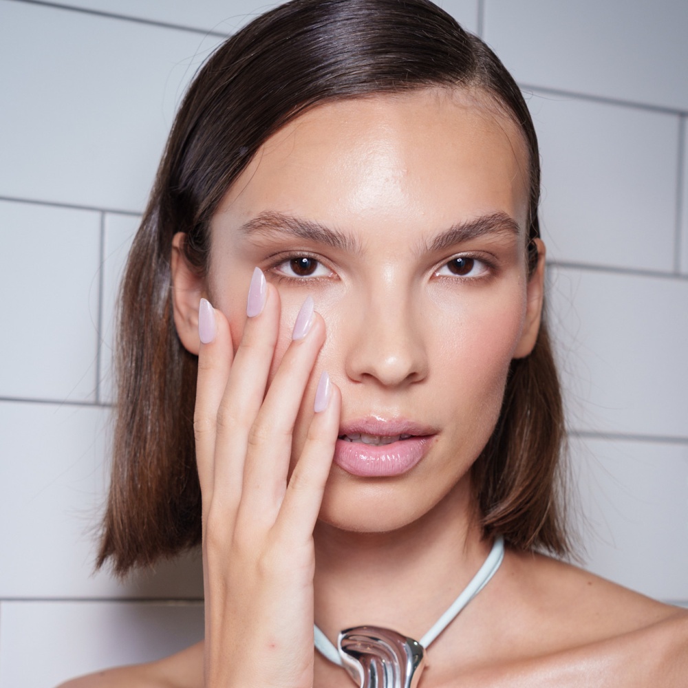 دليلك الكامل لتقليل التجاعيد والخطوط الرفيع مع خياراتنا من المستحضرات الفعالة