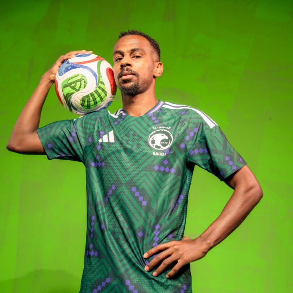 أديداس تكشف عن الأطقم الأساسية الرسمية لمنتخبات السعودية وقطر والإمارات والجزائر قبل كأس العالم