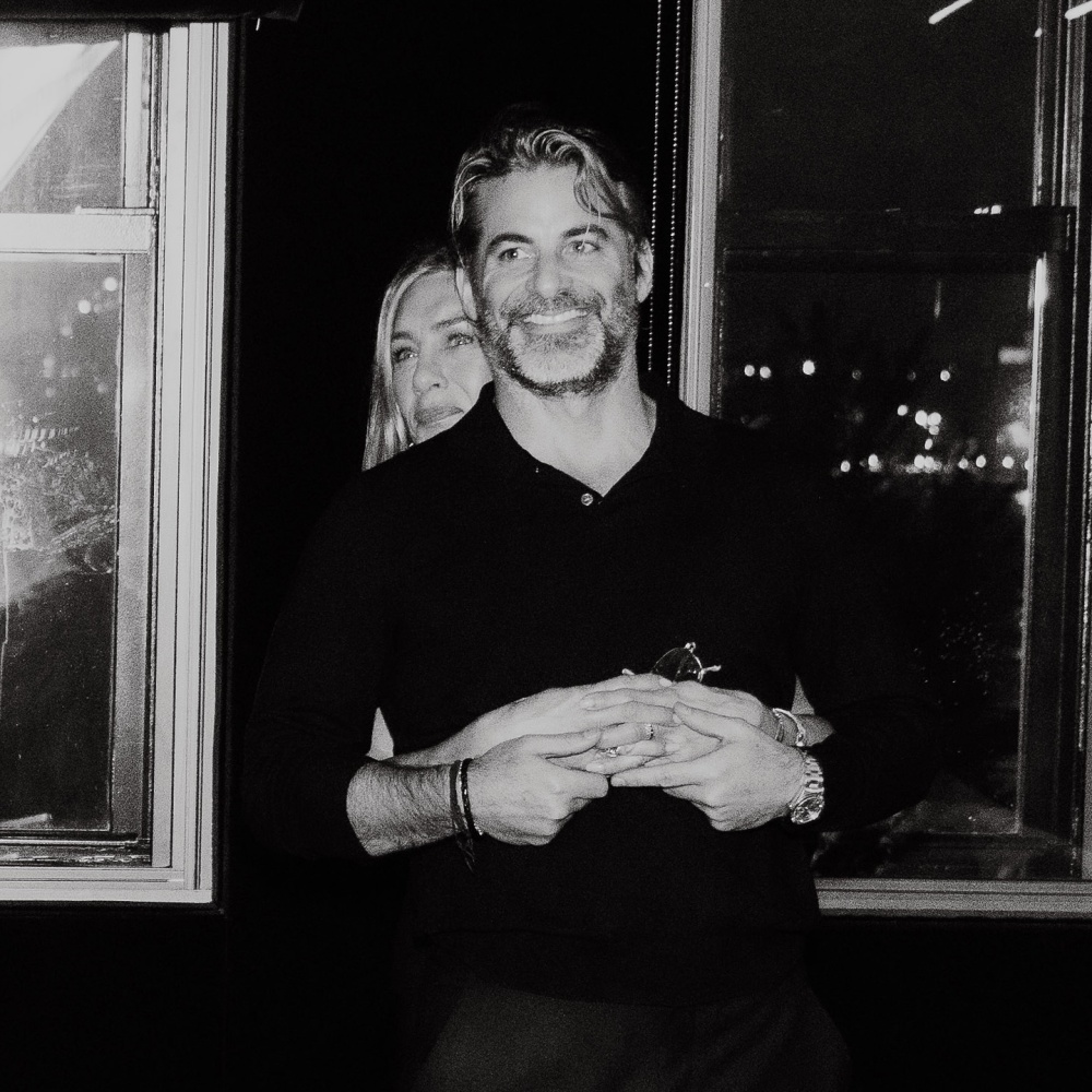 جيم كورتيس وجينيفر انيستون