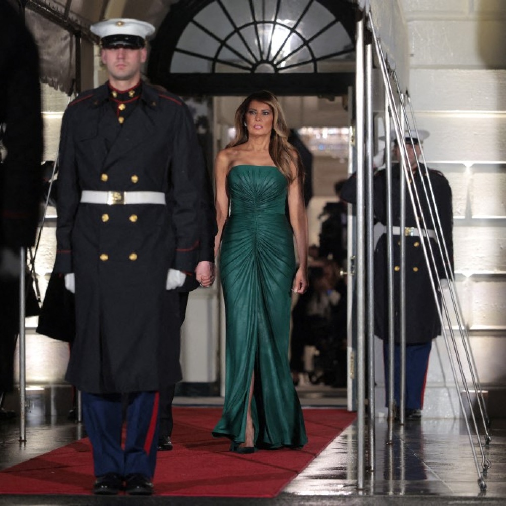 إطلالة ميلانيا ترامب تخطف الأنظار بتوقيع ايلي صعب