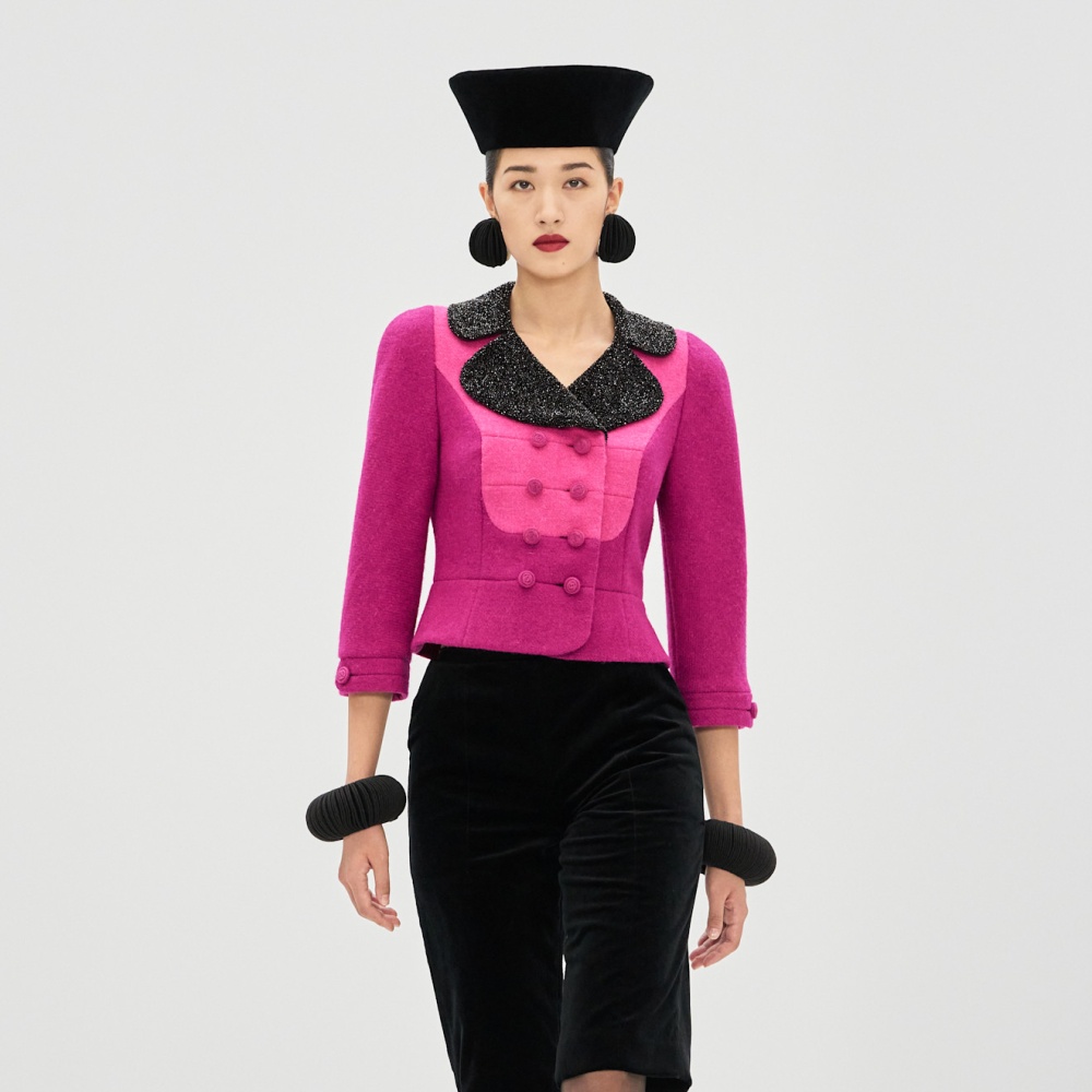 موضة البرمودا الأسود أناقة تضاهى دفء الشتاء