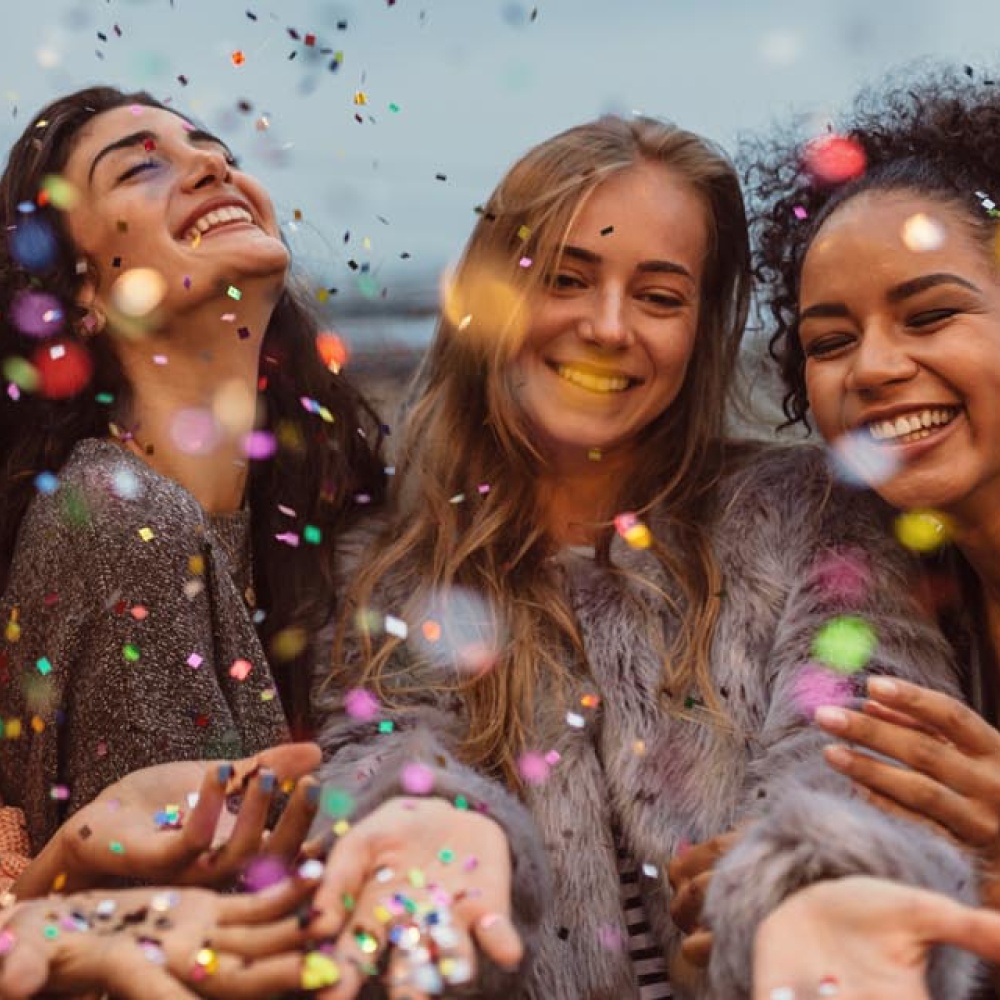 عبارات تهنئة يوم المرأة قصيرة وبسيطة