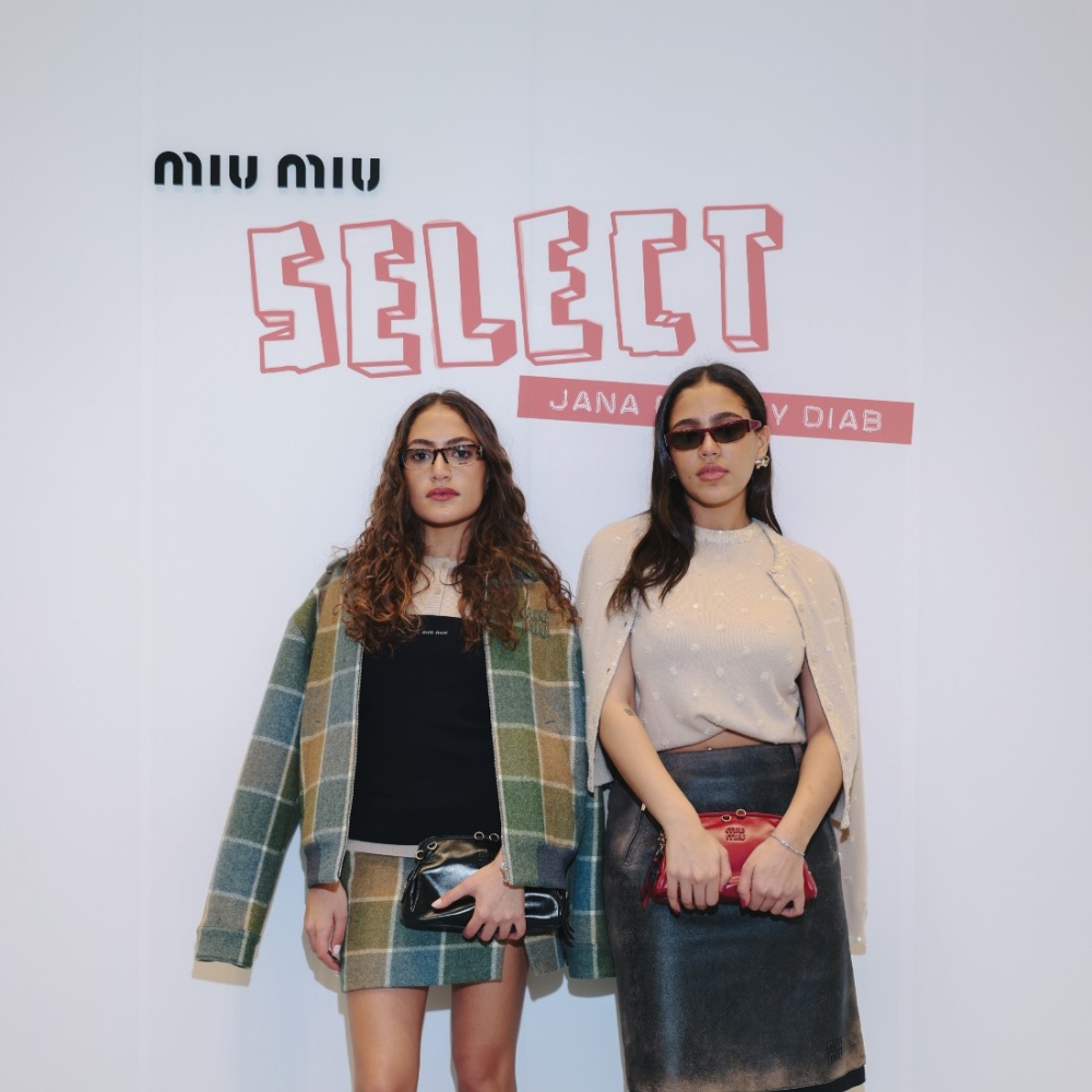 جنى وكنزي دياب تضعان بصمتهما الخاصة في دبي بإطلاق أحدث نسخ  "Miu Miu Select"