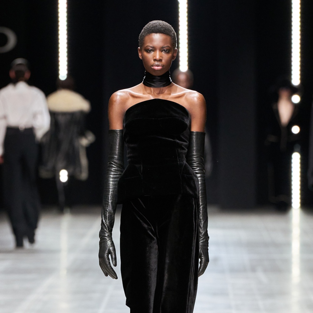 قماش المخمل لموسم شتاء 2026 بأسلوب Ermanno Scervino