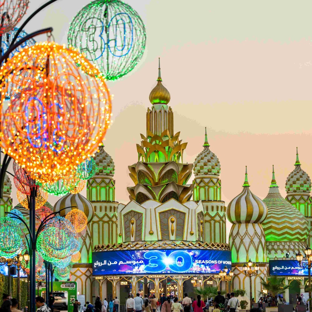 رحلة تسوق ساحرة نحو احتفالات نهاية العام