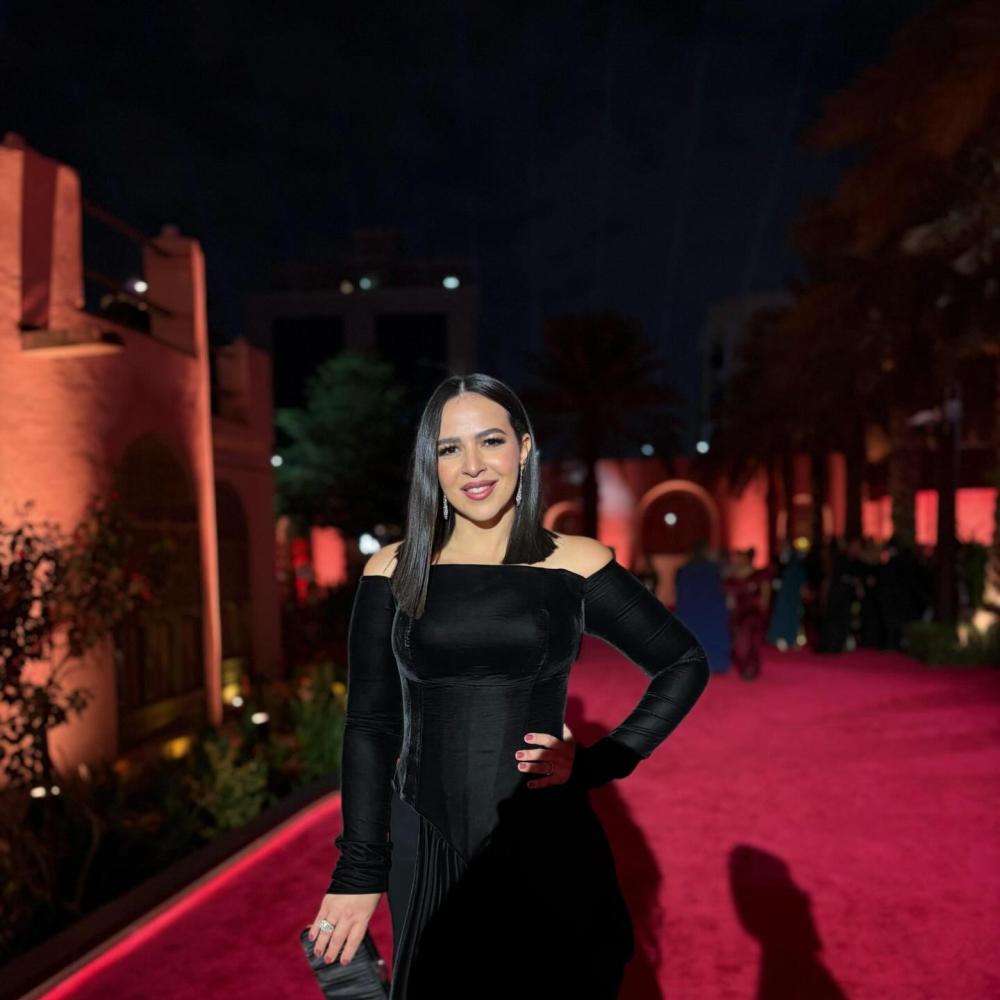 إطلالات إيمي سمير غانم بالمجوهرات الناعمة أناقة بسيطة بحضور لافت