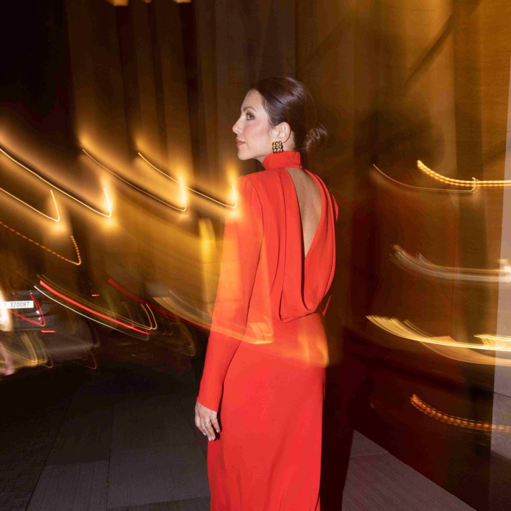 استلهمت تصاميم المجموعة من المرأة الواثقة