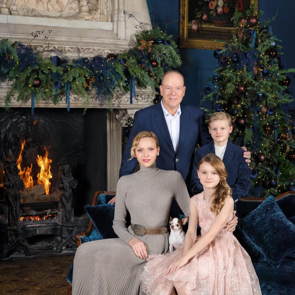 الأميرة شارلين في إطلالة هادئة