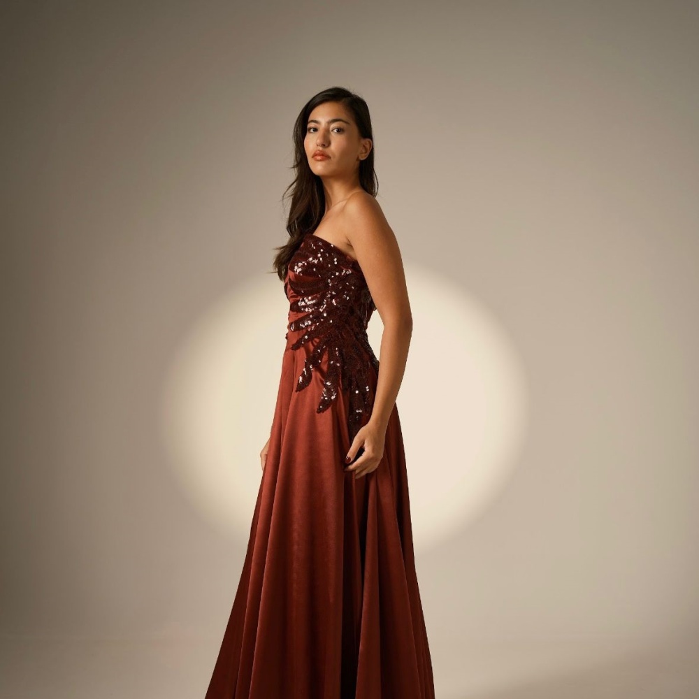 المصممة الواعدة ذكرى الزير رؤية حالمة تعكس الثقافة السعودية بطريقة عصرية فاخرة