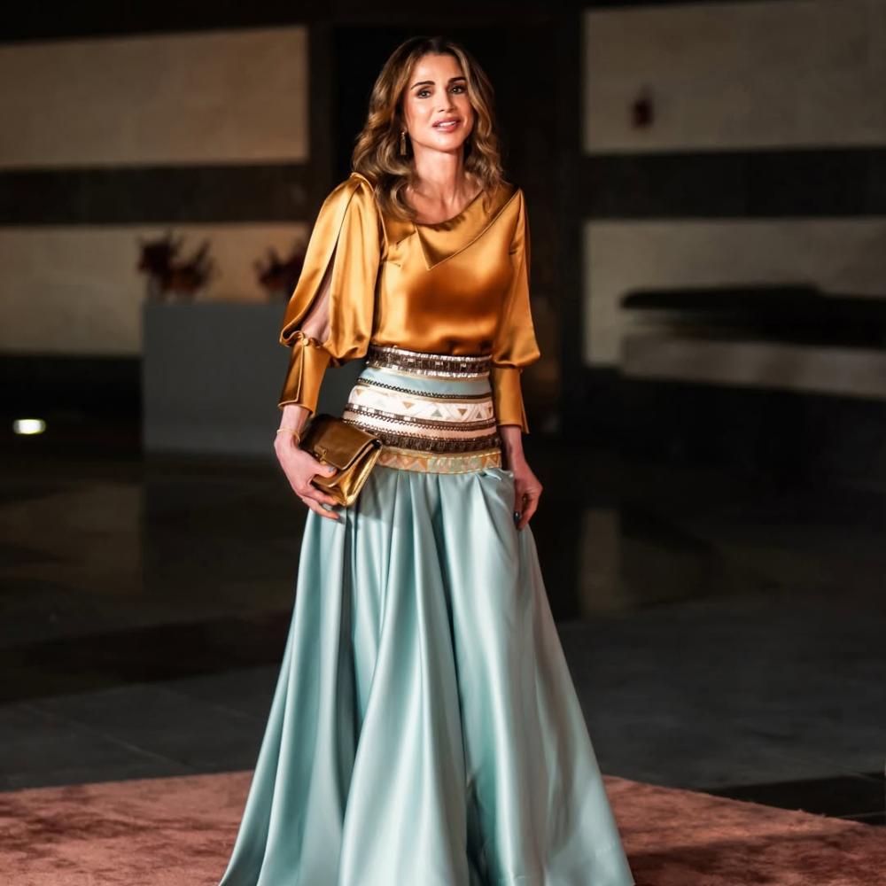 أجمل 10 إطلالات للملكة رانيا العبدالله بين العصرية والتراث في حصاد 2025