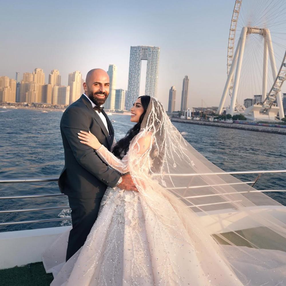 الممثلة لمى ابراهيم مع زوجها في يوم الزفاف