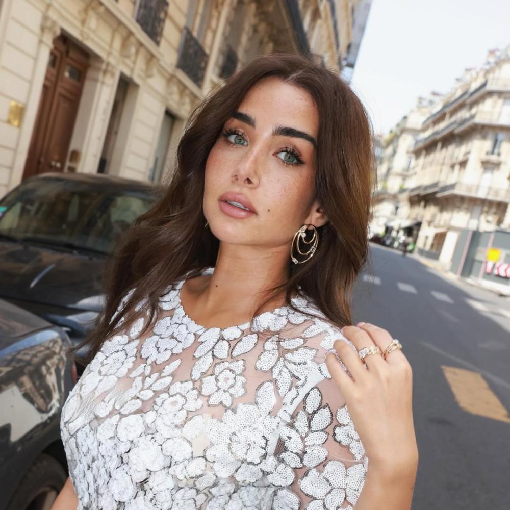 تظهر هنا الزاهد دائما بلوك المكياج الطبيعي